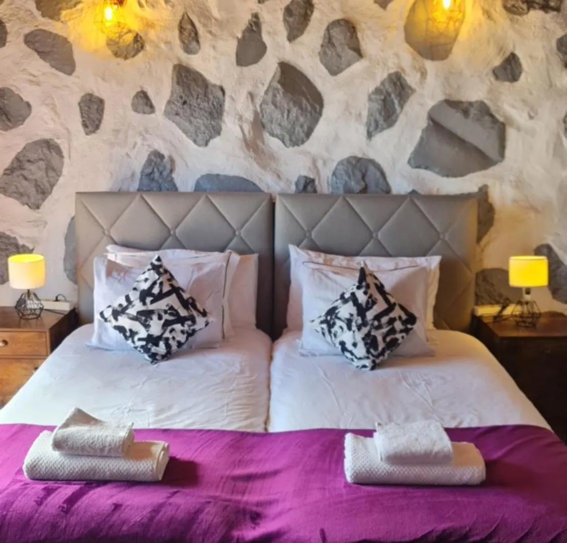 Ferienhaus Los Cerrajones: Spectacular Views From The Cliff Agulo
